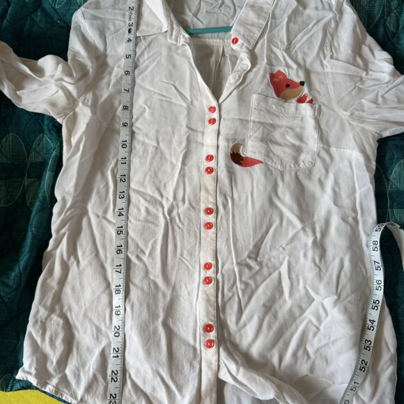 Modcloth white top w/ embroidered fox at the pocket, women's size large - Picture 7 of 8